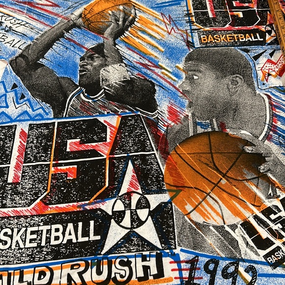 RARE, VTG, Michael Jordan & Magic Johnson Size XL 1992 T-Shirt amazing find!!! - Picture 2 of 16